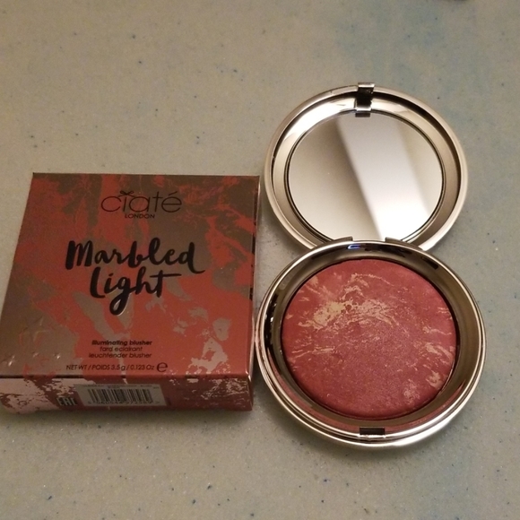Makeup Bundle - Picture 5 of 7